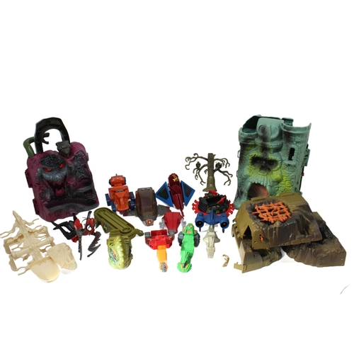 Masters of the Universe: A collection of assorted vintage 1980s MOTU unboxed buildings and playsets to include: Castle Grayskull, Snake Mountain, vehicles and others. General condition is good. Some playwear as expected. Please assess photographs. (Q)