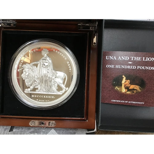 Rare Alderney 1kg Fine Silver £100 Coin of ‘Una and the Lion’ in Original Presentation Case and box with Certificate of Authenticity.
