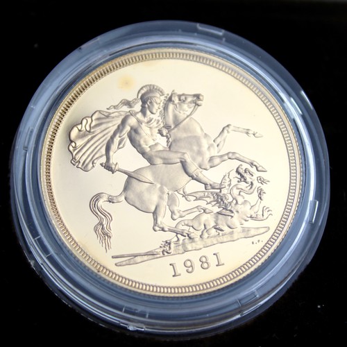 Elizabeth II £5 Proof Gold Coin dated 1981, weight 39.94g, with Royal Mint certificate.