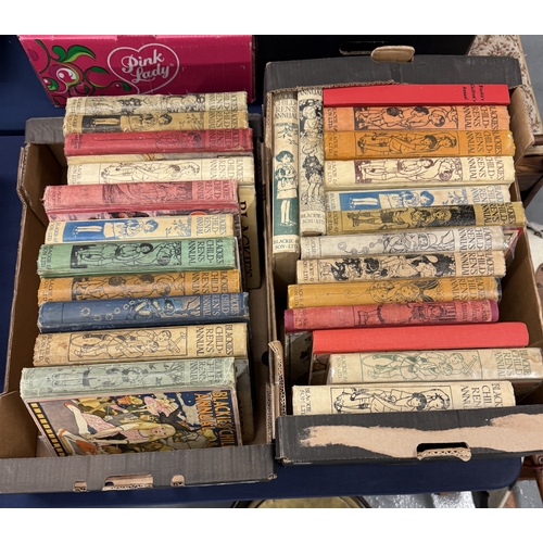 176 - Large collection of books containing a good selection of vintage blackie's children's annuals