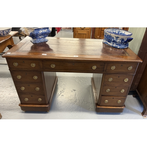 290 - Mahogany pedestal desk - Approx. W120cm H73cm D59cm