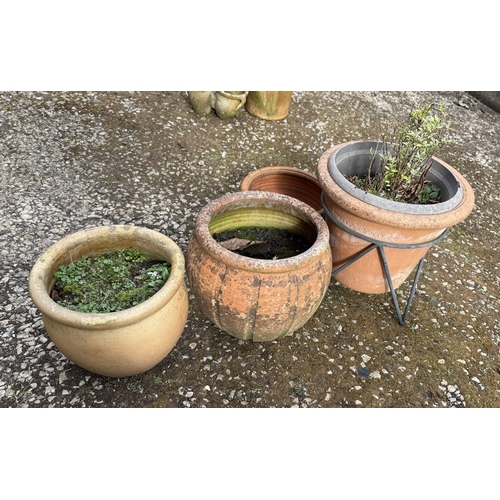 367 - Collection of terracotta planters