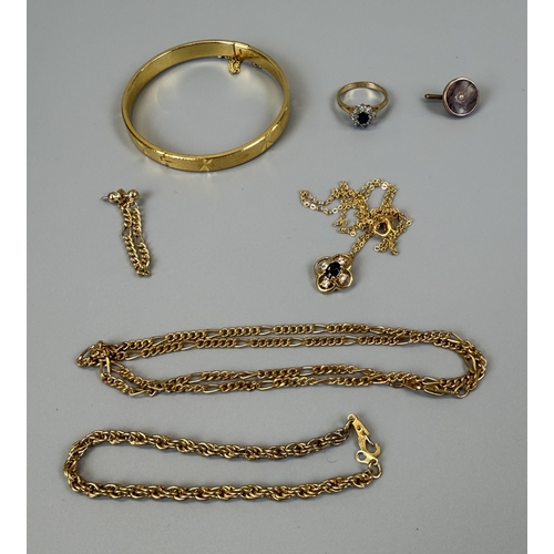 43 - Collection of gold tone jewellery