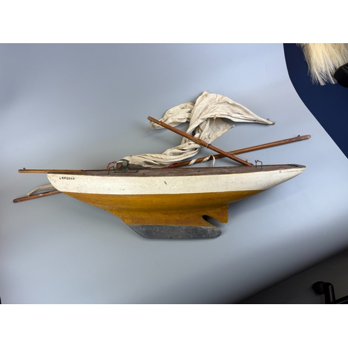 193 - 3 wooden model boats