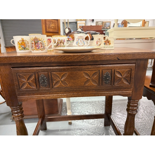 247 - Oak side table with integrated drawer - Approx. W82cm H70cm D42cm