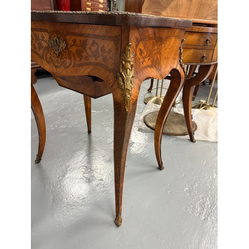 267 - Fine french antique marquetry work table with ormolu mounts - Approx. W58cm H72cm D41cm