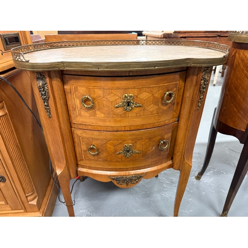 272 - Antique French chest of 2 drawers on legs with marble top - Approx. W61cm H75cm D42cm