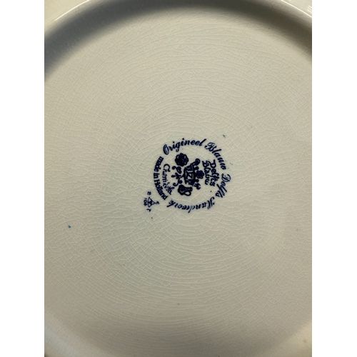 289 - Collection of blue & white china to include Masons & Royal Doulton  etc