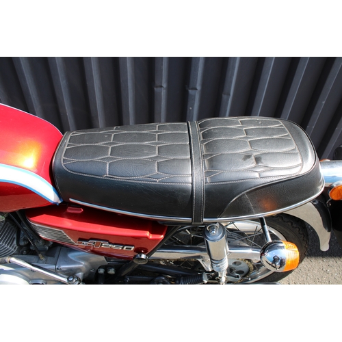 200 - Suzuki Motorcycle GT 250 Ram Air System 1975/76 98% Original, Good Condition in Working Order( Only ... 