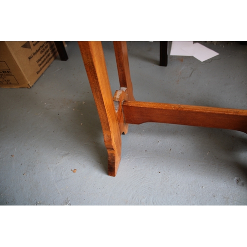 Small Rostrum / Desk