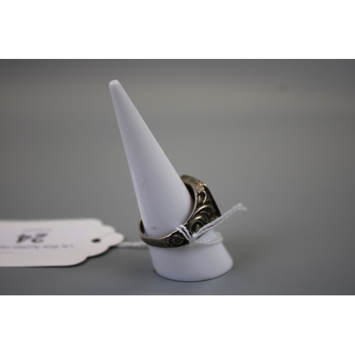 24 - Heavy Silver Signet Ring - Approx 14.1g Approx. Size - S