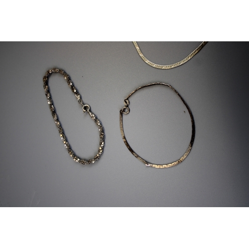 72 - 2 Vintage Silver Bracelets & a Silver Chain with Bow Detail Approx. Weight 15g