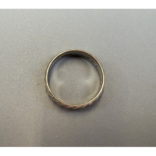 51 - 18ct White Gold Ring Approx 5.1g Size P