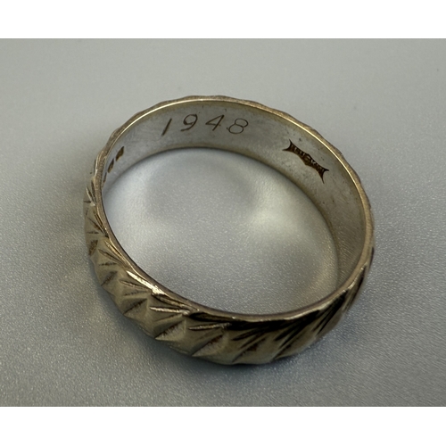 51 - 18ct White Gold Ring Approx 5.1g Size P