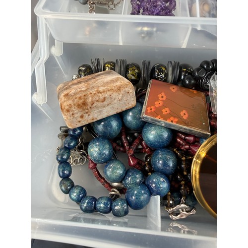 29 - Collection of Costume Jewellery to Include Watches
