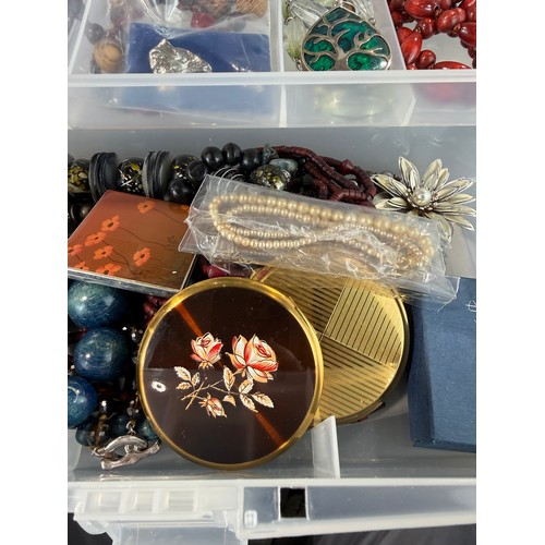 29 - Collection of Costume Jewellery to Include Watches