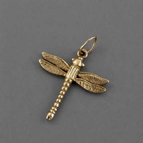 51 - 9ct Gold Dragonfly Pendant