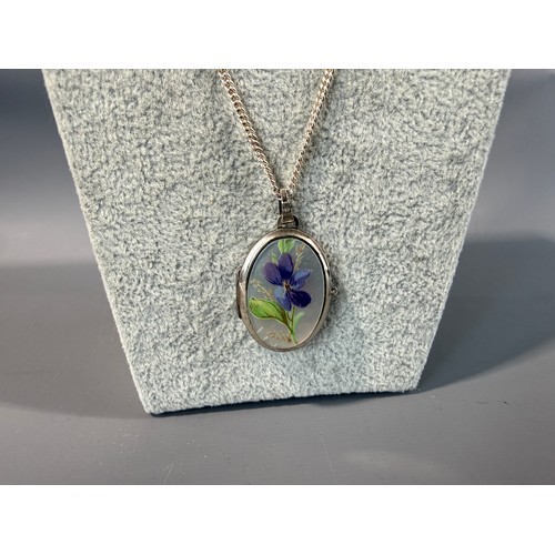 54 - Silver Mother of Pearl Set Locket on Silver Chain