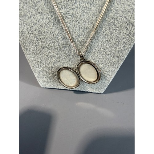54 - Silver Mother of Pearl Set Locket on Silver Chain