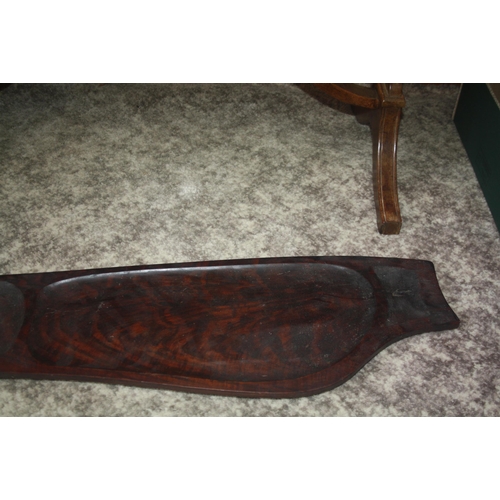 1014 - A carved wood platter, length 32