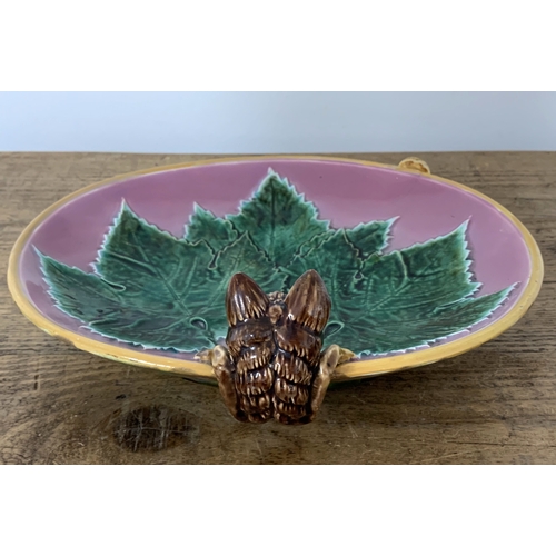 207 - A Victorian Majolica fox head strawberry serving dish c1869, although no obvious makers mark, the pi... 