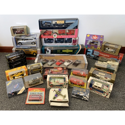 22 - A box of mixed maker vintage vehicles