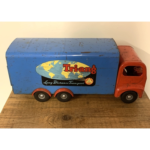 34 - A 1960's Triang Series 300 long distant transport lorry, approx. 23