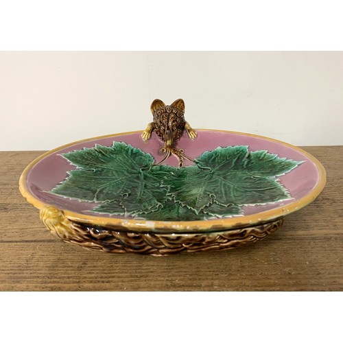 207 - A Victorian Majolica fox head strawberry serving dish c1869, although no obvious makers mark, the pi... 