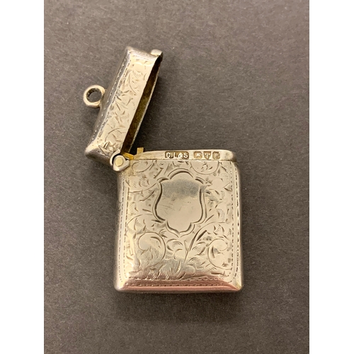 239 - A silver vesta hallmarked for Chester 1900, weight approx. 14.5g