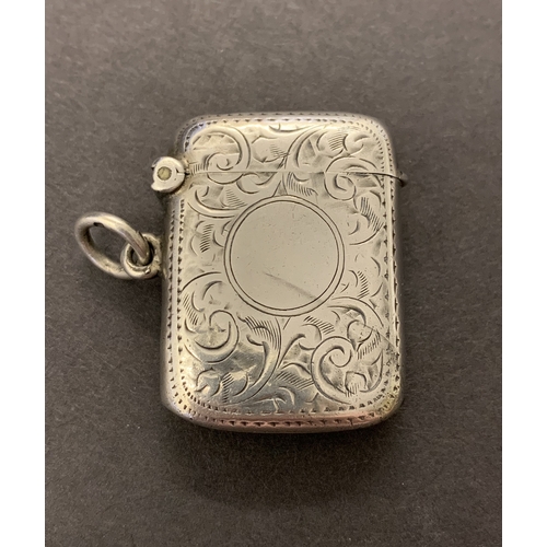 240 - A silver vesta hallmarked for Birmingham 1912, weight approx. 16.5g