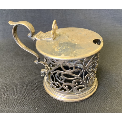 246 - A Victorian hallmarked silver mustard pot frame, London 1864, weight approx. 153g (lacking liner and... 