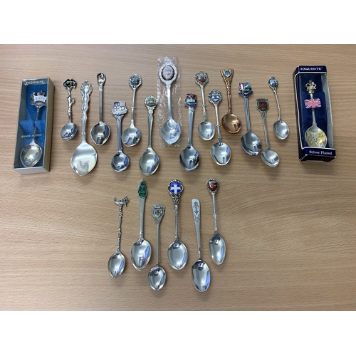 317 - A selection of plated collectors teaspoons plus six world sterling silver examples, weight for the s... 