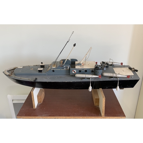 58 - A vintage radio controlled warship type boat, 40