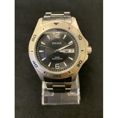 241 - A Pulsar PXN209X1 wristwatch (running at the time of lotting)