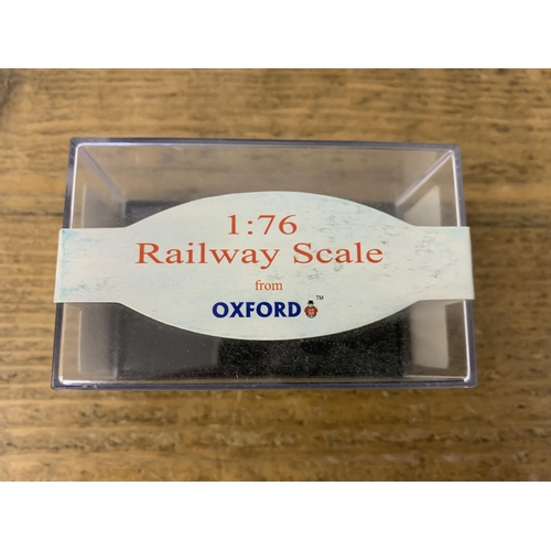 189 - Oxford 1:76 Railway Scale cars and vans etc