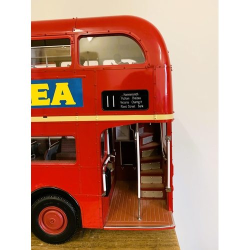 223 - A very good Hatchette Partworks 1/12th scale Routemaster bus, this has been built to a very high sta... 