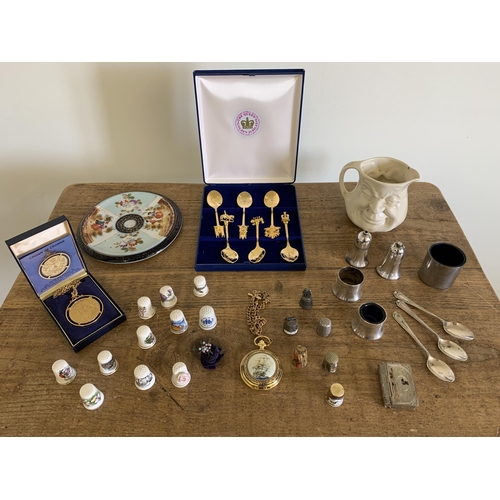 38 - A selection of mixed items including cased Golden Jubilee 22ct gold finish spoons, 1977 Jubilee crow... 