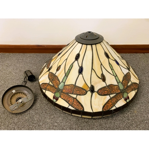 59 - A large Tiffany style pendant light shade decorated with dragonflies, comes with ceiling rose fittin... 