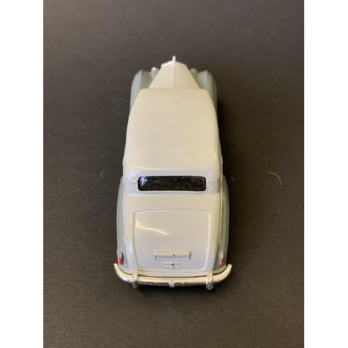 171 - A boxed vintage Dinky Rolls Royce Silver Wraith No.150