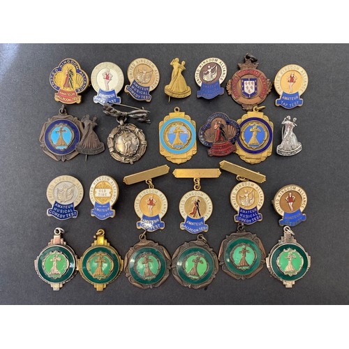 183 - A selection of vintage pin badges including ballroom, dance etc