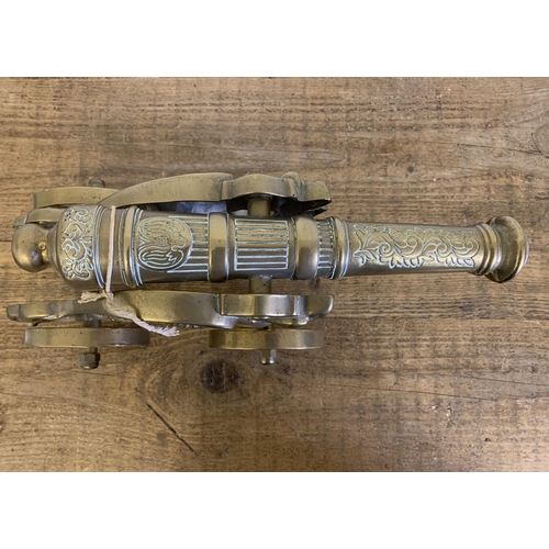 150 - A heavy brass cannon, approx. 15