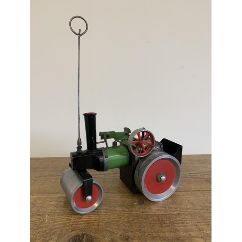 290 - A vintage Mamod steam roller S.R.I., comes with original box and instructions (box as found)