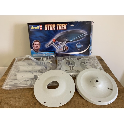 54 - Two boxed Revell Star Trek models, U.S.S. Voyage and U.S.S. Enterprise NCC-1701 (boxes with signs of... 