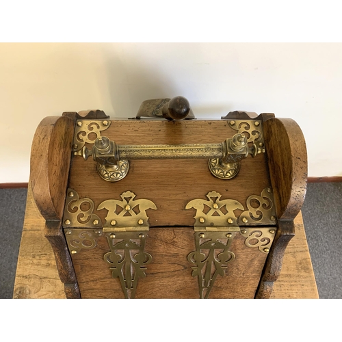 269 - A good sized vintage (possibly elm) coal box with brass hinges and handle, metal base liner with woo... 