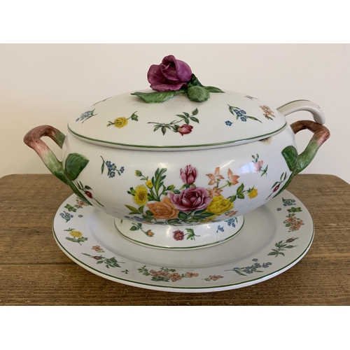 317 - A vintage Franklin Mint 'La Soupiere Provencal by Le Cordon Bleu' soup tureen with ladle (chip to ri... 