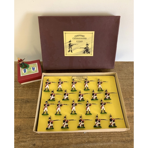 83 - A boxed set of vintage French Grenadier Guards hand painted lead soldiers plus a boxed Zulu war Lt G... 