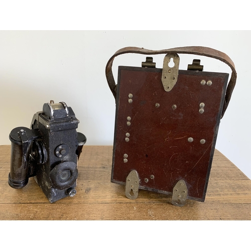 96 - A WW2 Air Ministry bubble sextant in box (box has no front cover)