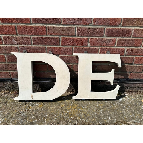 369 - Two large painted wooden letters, D and E, both 16