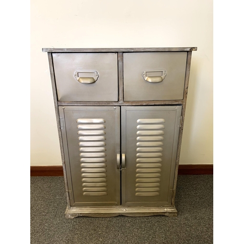 57 - An industrial style small cabinet with wood carcass, metal drawers and cupboard fronts, approx. 28