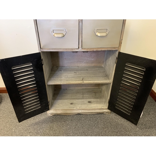 57 - An industrial style small cabinet with wood carcass, metal drawers and cupboard fronts, approx. 28